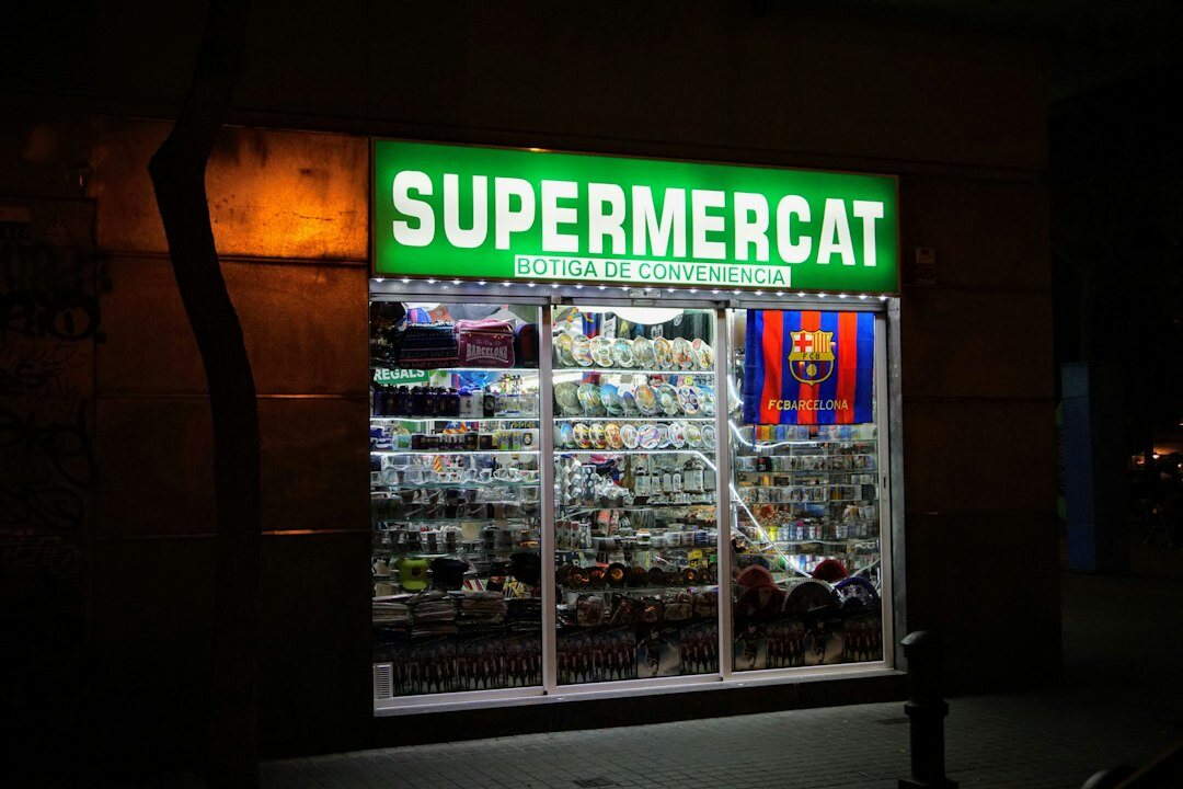 police arrest in supermarket