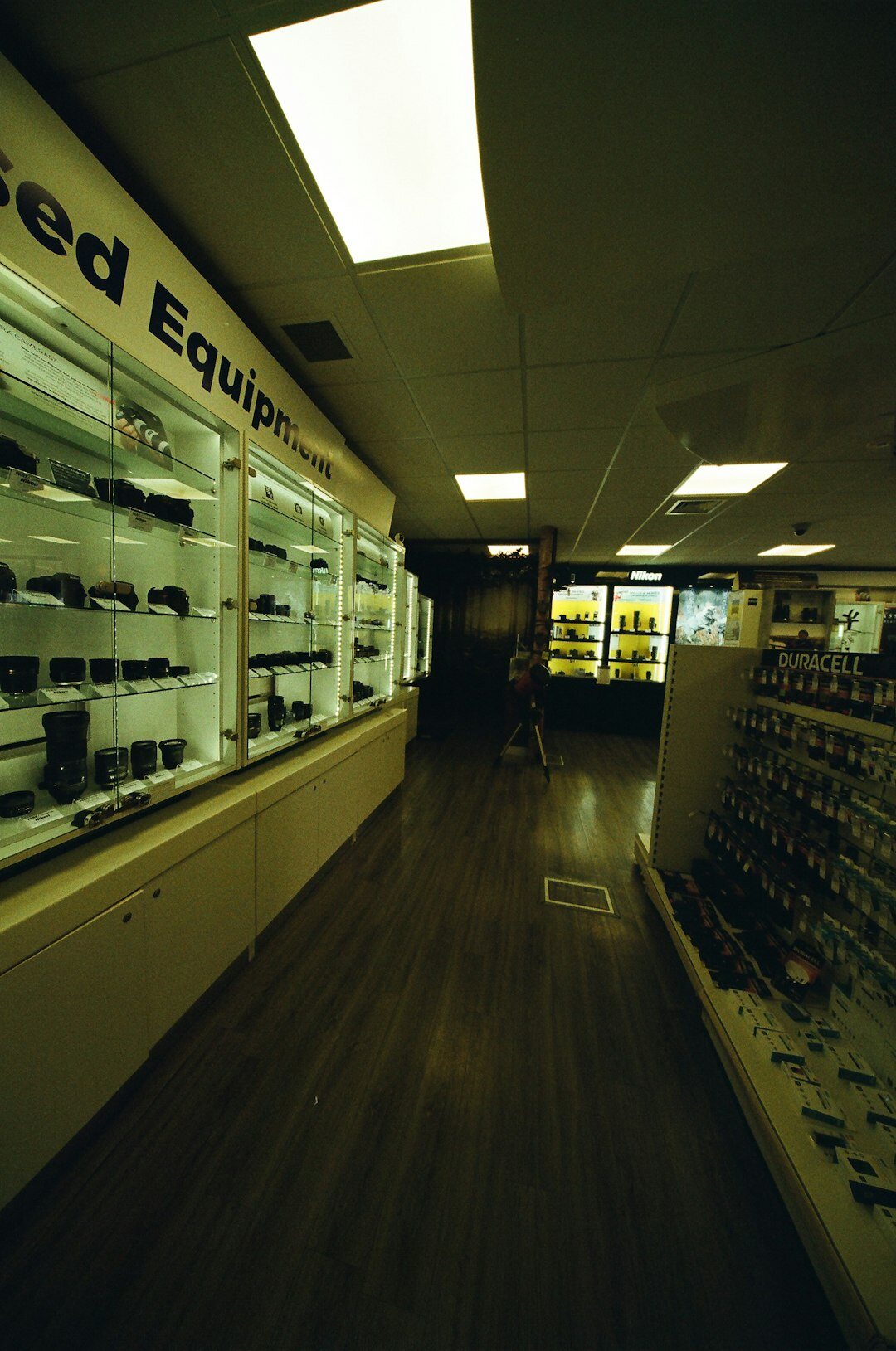 store detective observing